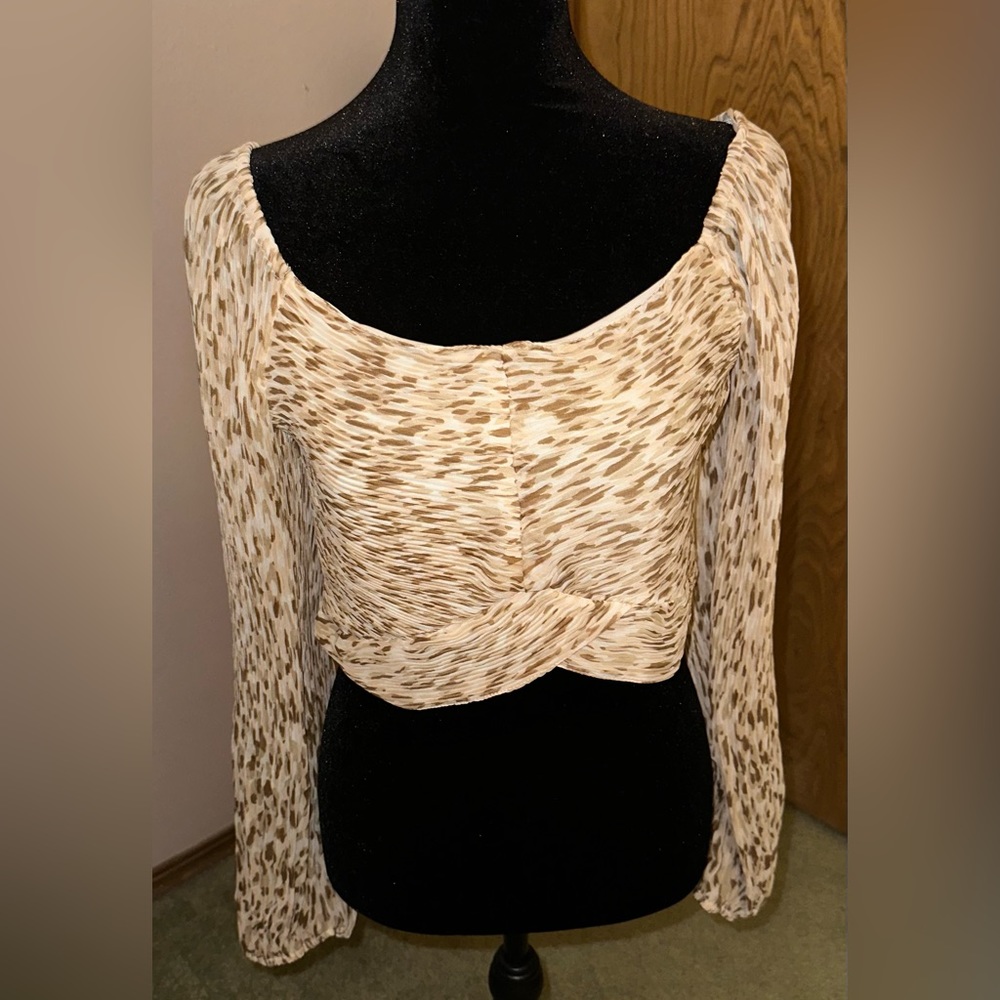 Japna long sleeve cropped top